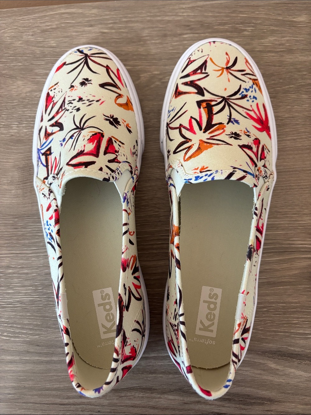 Keds Women’s Slip-On Tropical Print Canvas Shoes - Cream Multi - Picture 3 of 6